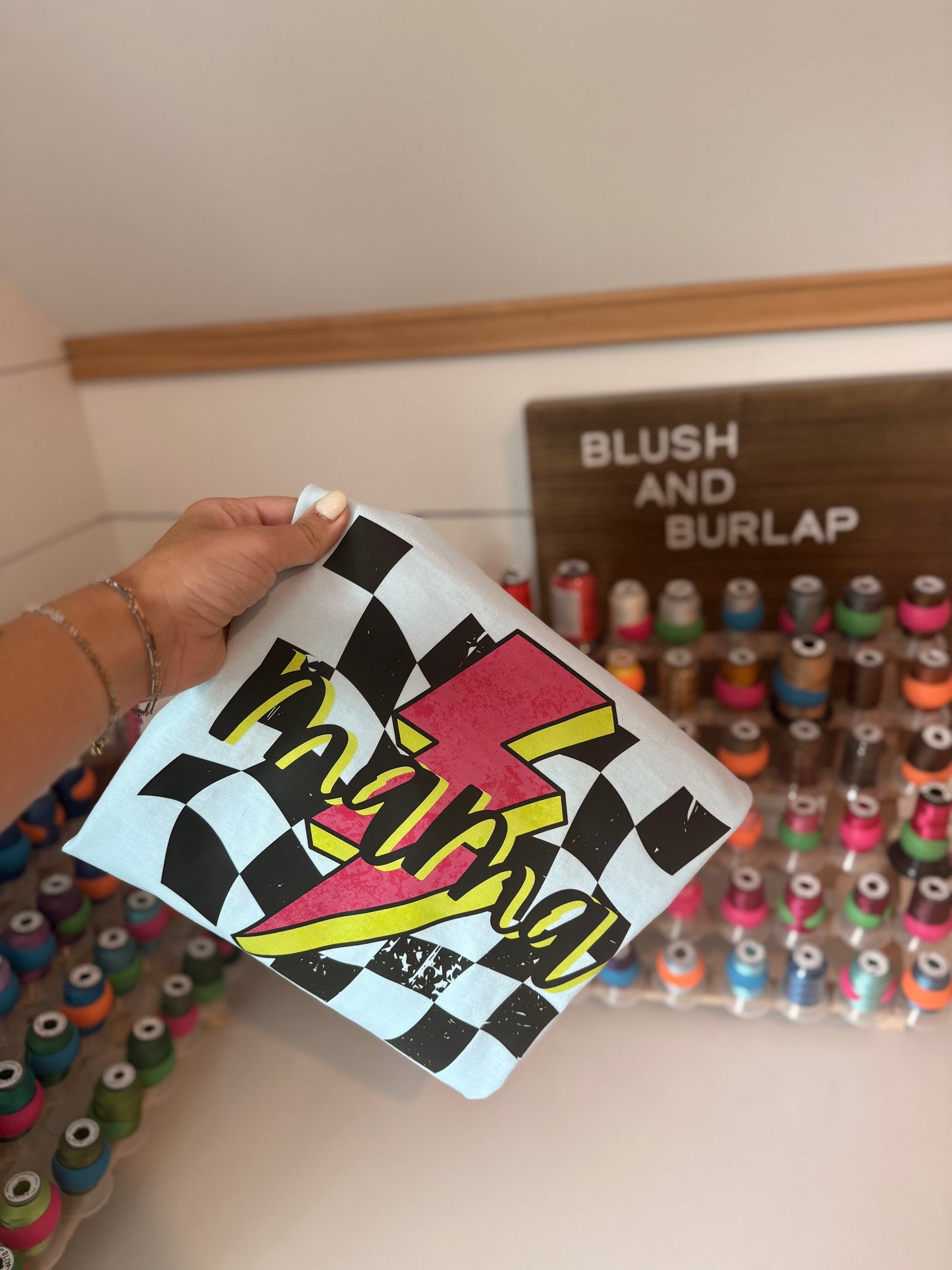 Mama Neon Bolt